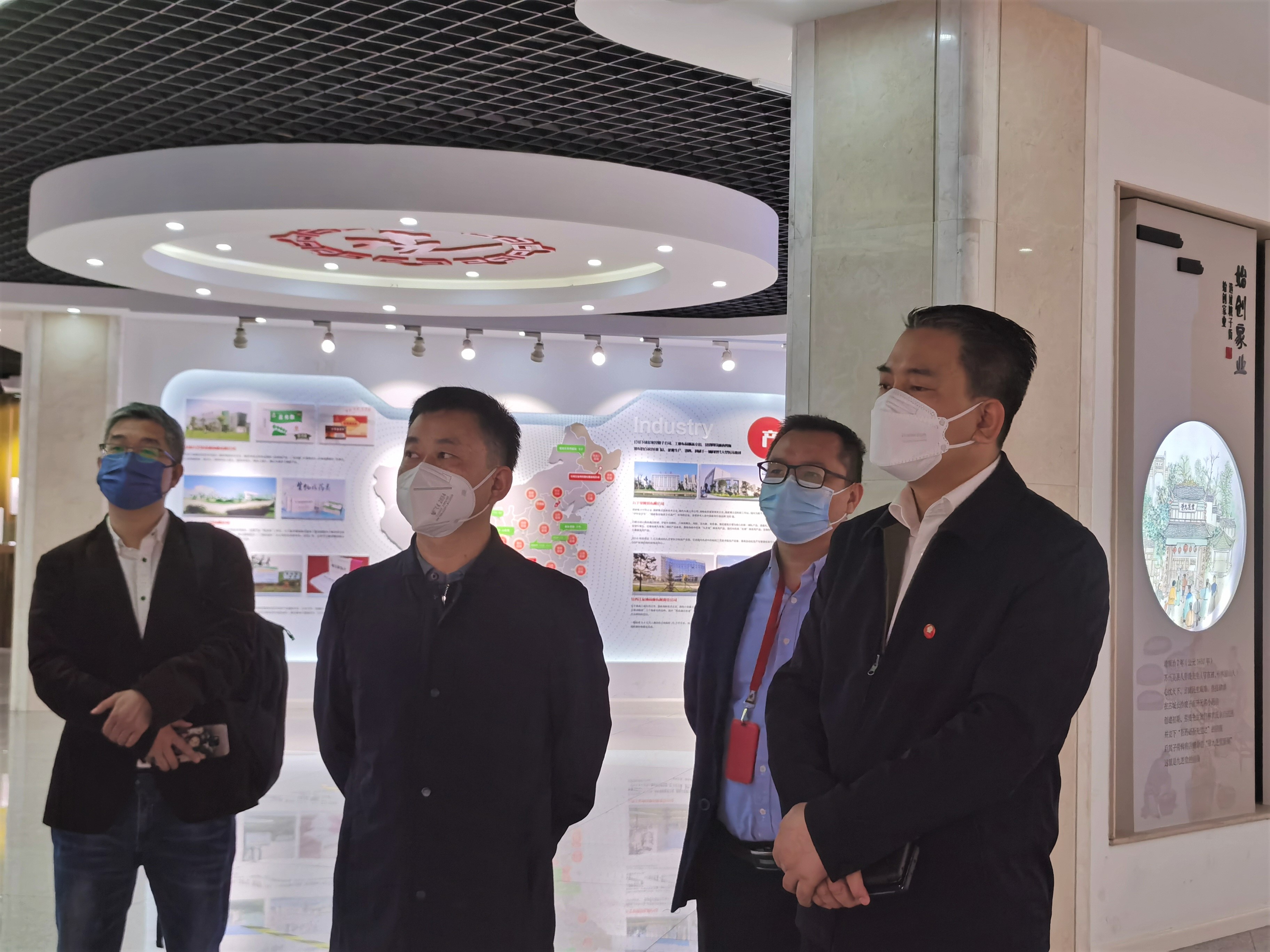 湖南中医药大学湘药产业发展研究院副院长夏新斌一行走访拉斯维加斯3499进入网站